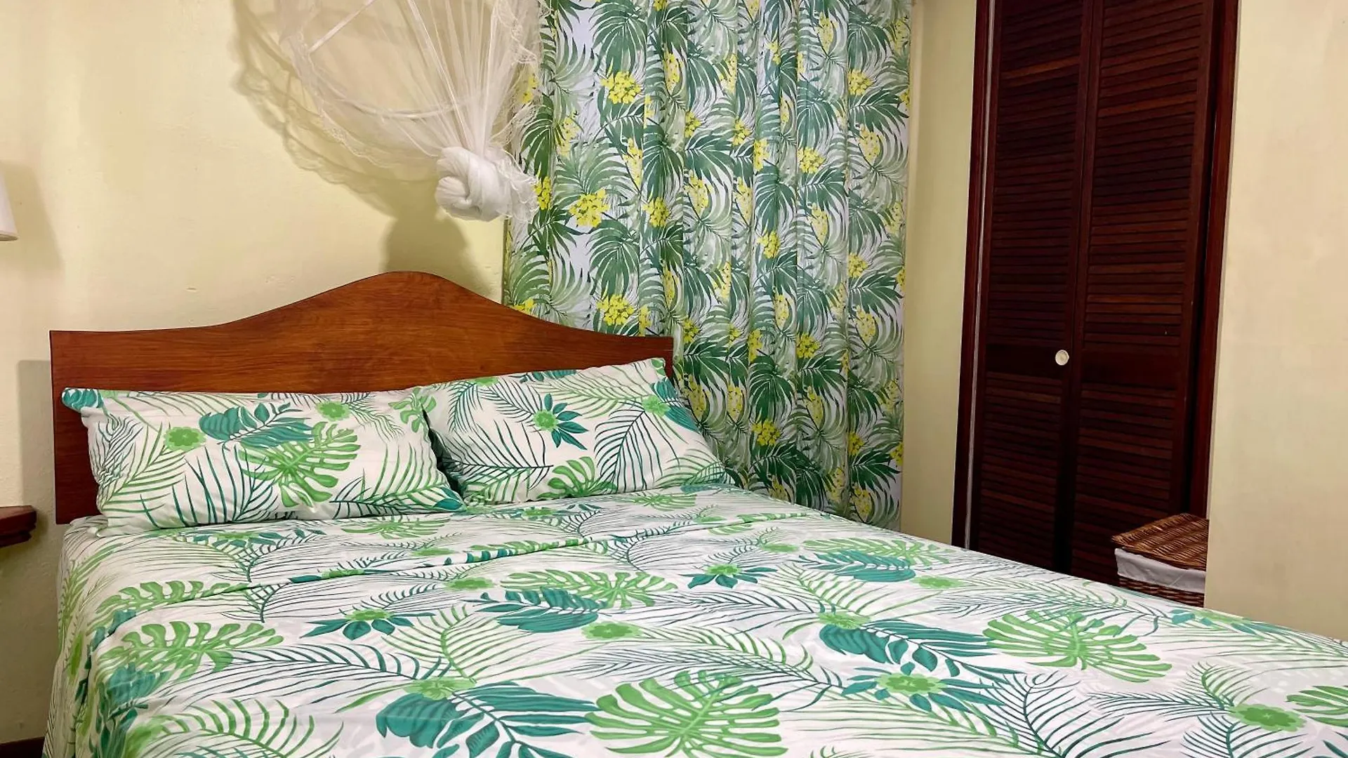 Upper Floor Retreat Apartment Castries